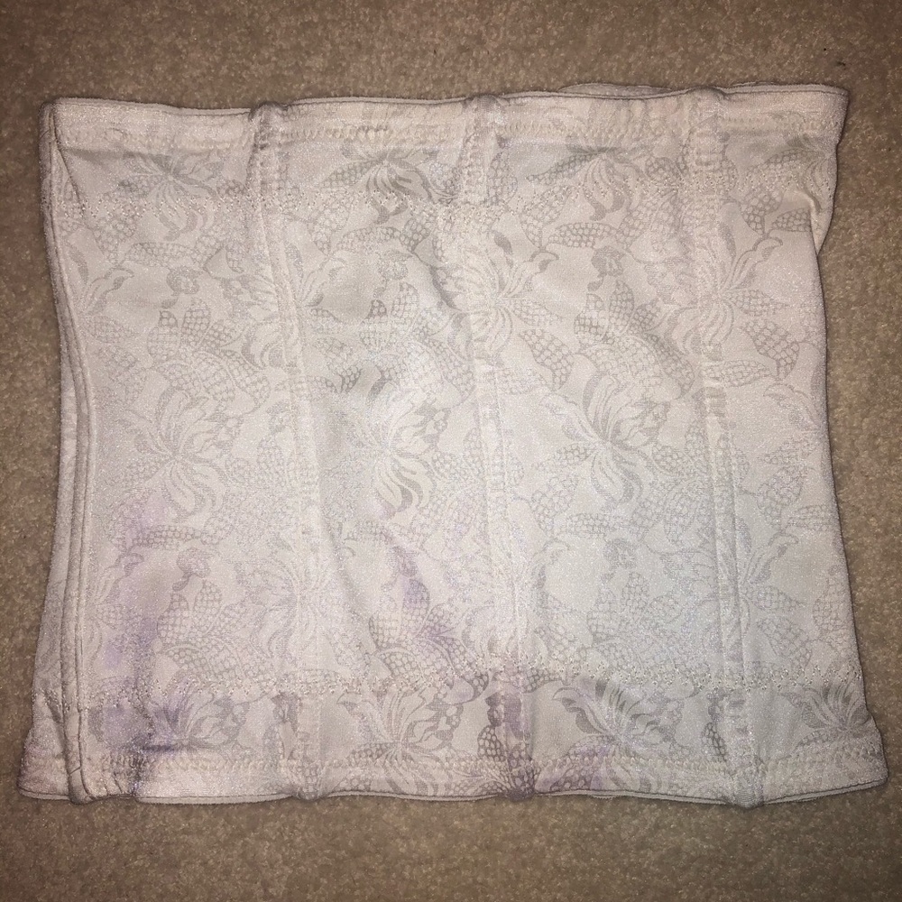 Corset - Picture 4 of 4